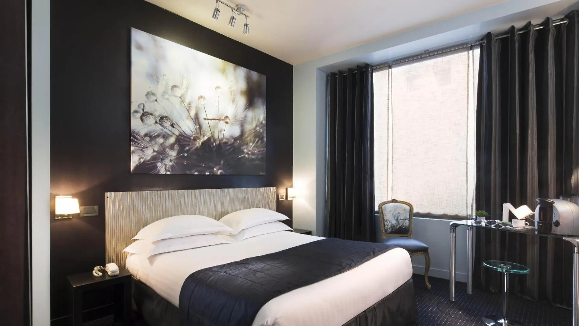 Hotel Le Fabe Париж