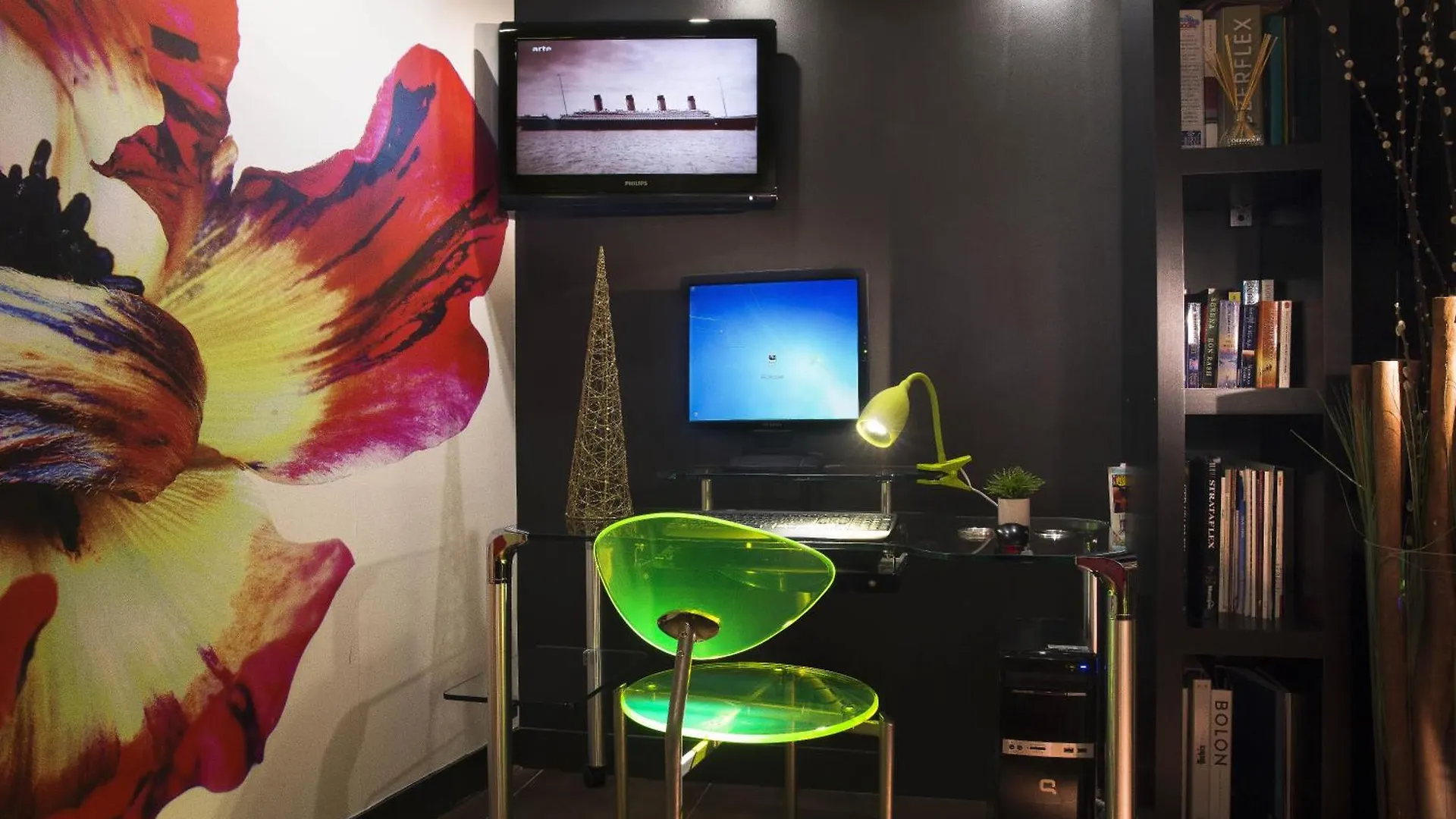 ***  Hotel Le Fabe Париж Франция