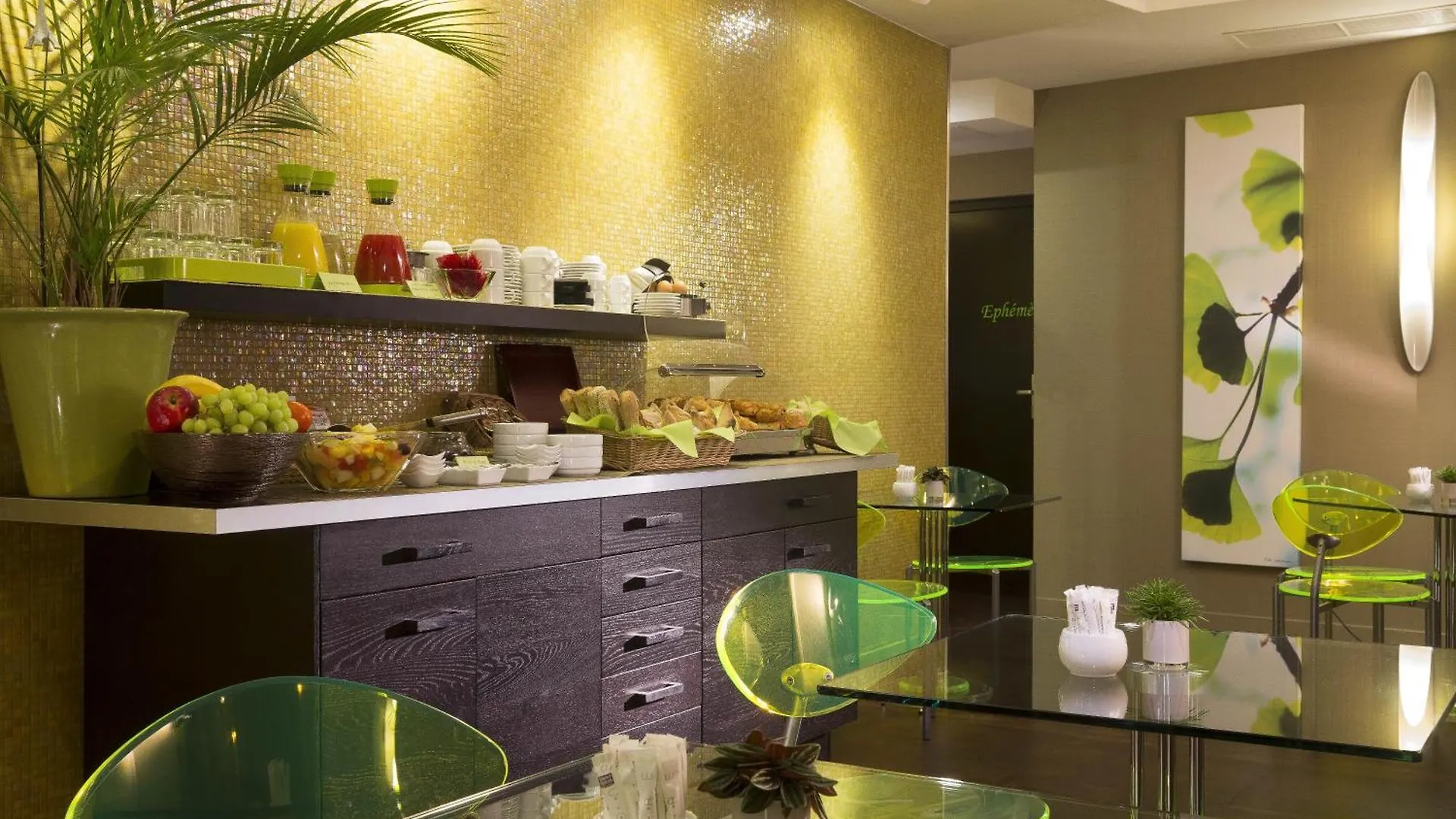 ***  Hotel Le Fabe Париж Франция