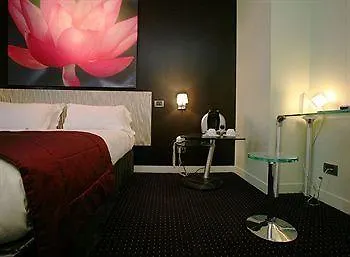 Hotel Le Fabe Париж