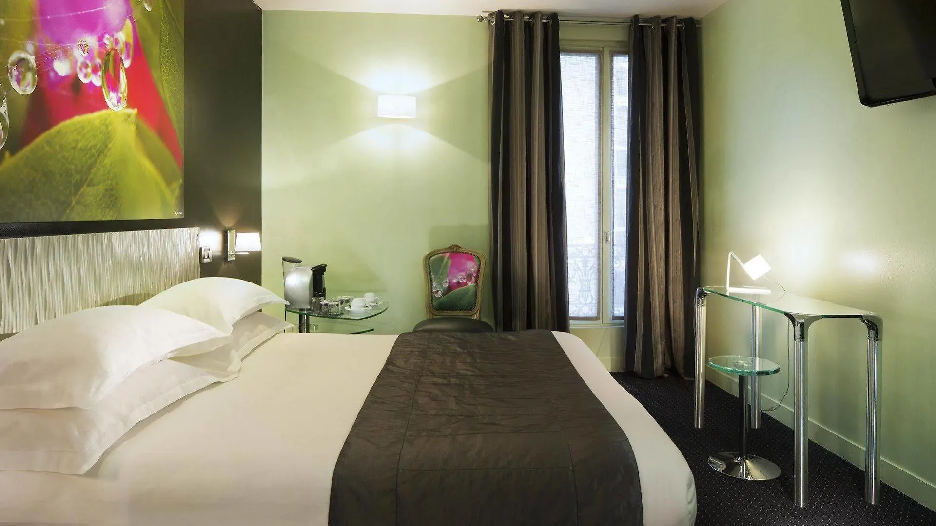 ***  Hotel Le Fabe Paris France