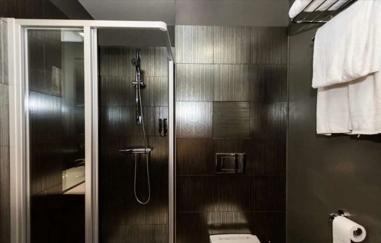 Hotel Le Fabe Париж