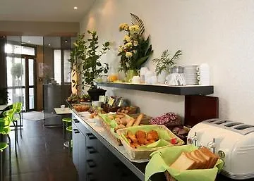 Hotel Le Fabe Париж